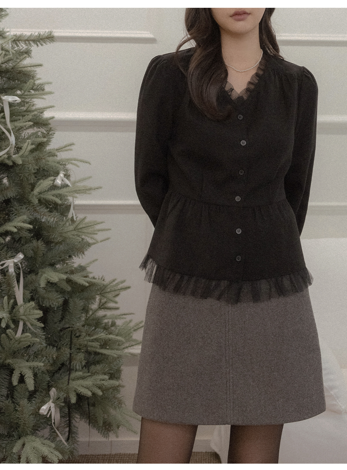 RIRINCO シースルーフリルペプラムVネックブラウスシースルーフリルペプラムVネックブラウス