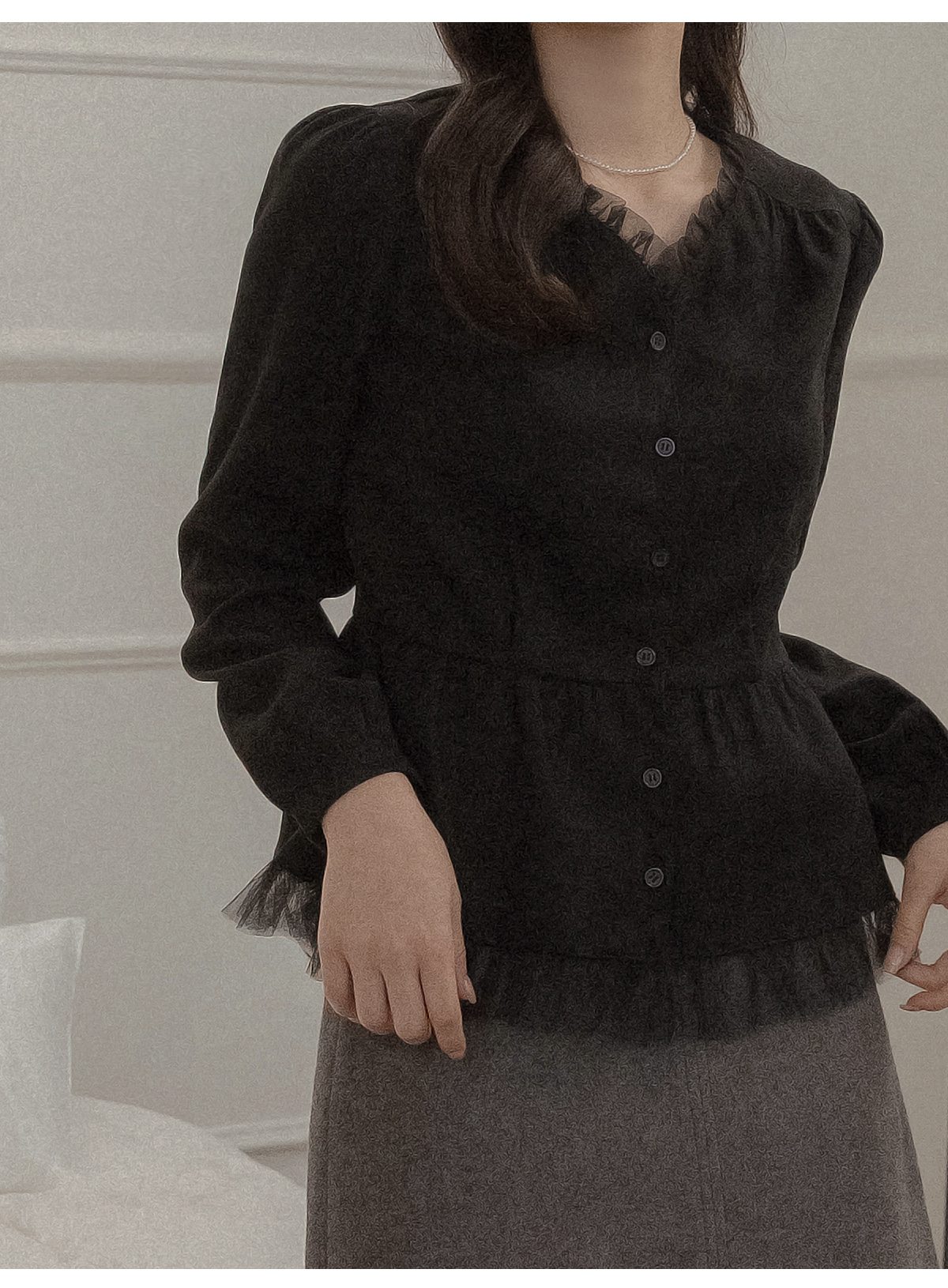 RIRINCO シースルーフリルペプラムVネックブラウスシースルーフリルペプラムVネックブラウス